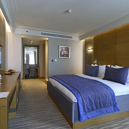 Mövenpick Hotel&thermal Hotell 5*